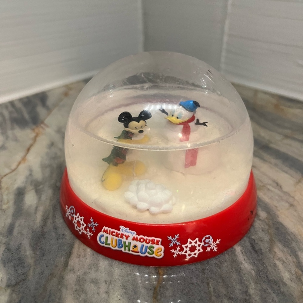 Mickey Mouse Clubhouse Plastic Snowglobe Donald Duck Snowman Disney